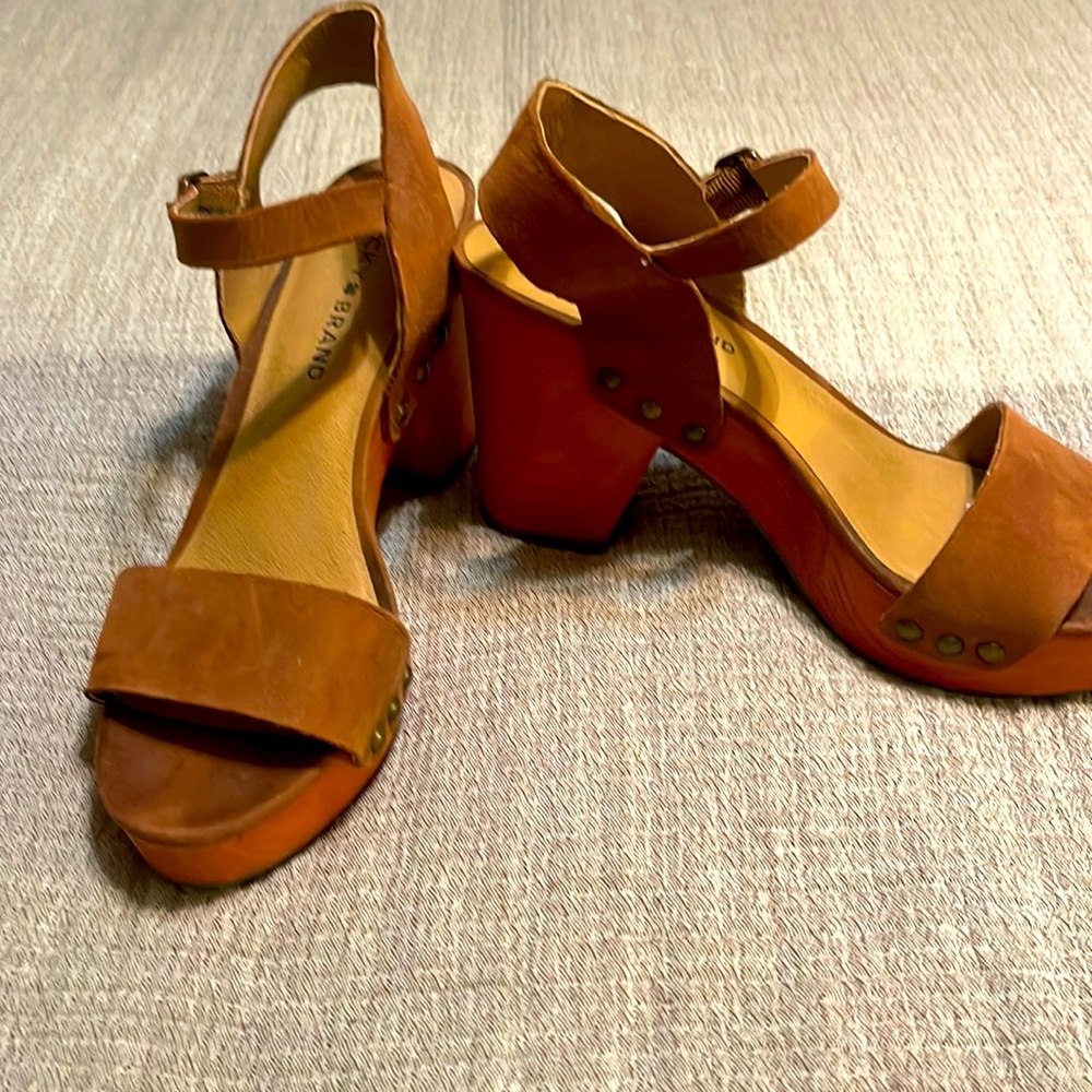 4inch heels by lucky brand. Real suede and beautiful grommet/ buckles. Size 8.